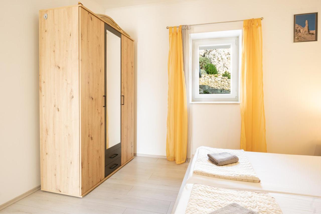 Modern Oceanview Apartment Metajna Exterior photo